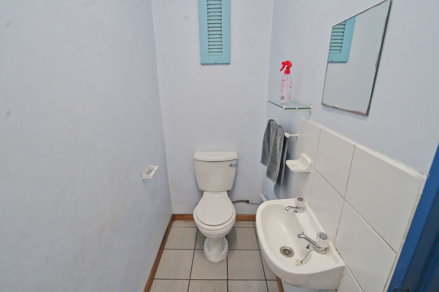 To Let commercial Property for Rent in North End Eastern Cape